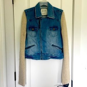 Jean jacket with crochet feeling sleeves